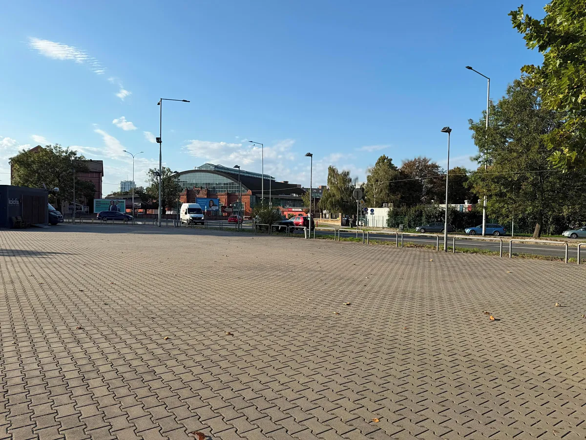 Pronájem komerčního pozemku 500 m²
